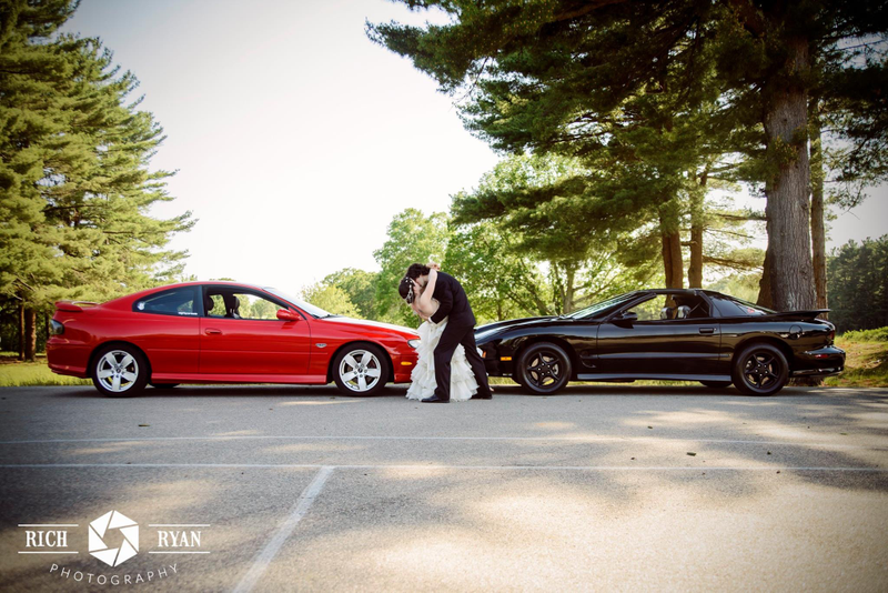 Illustration for article titled Who says cars can't bring people together?